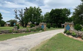 Diamond H Lodge B&B